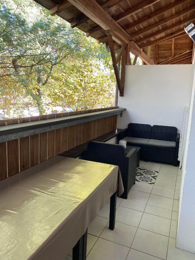 Appartement Cosy - Les Ecureuils Ares Exterior foto